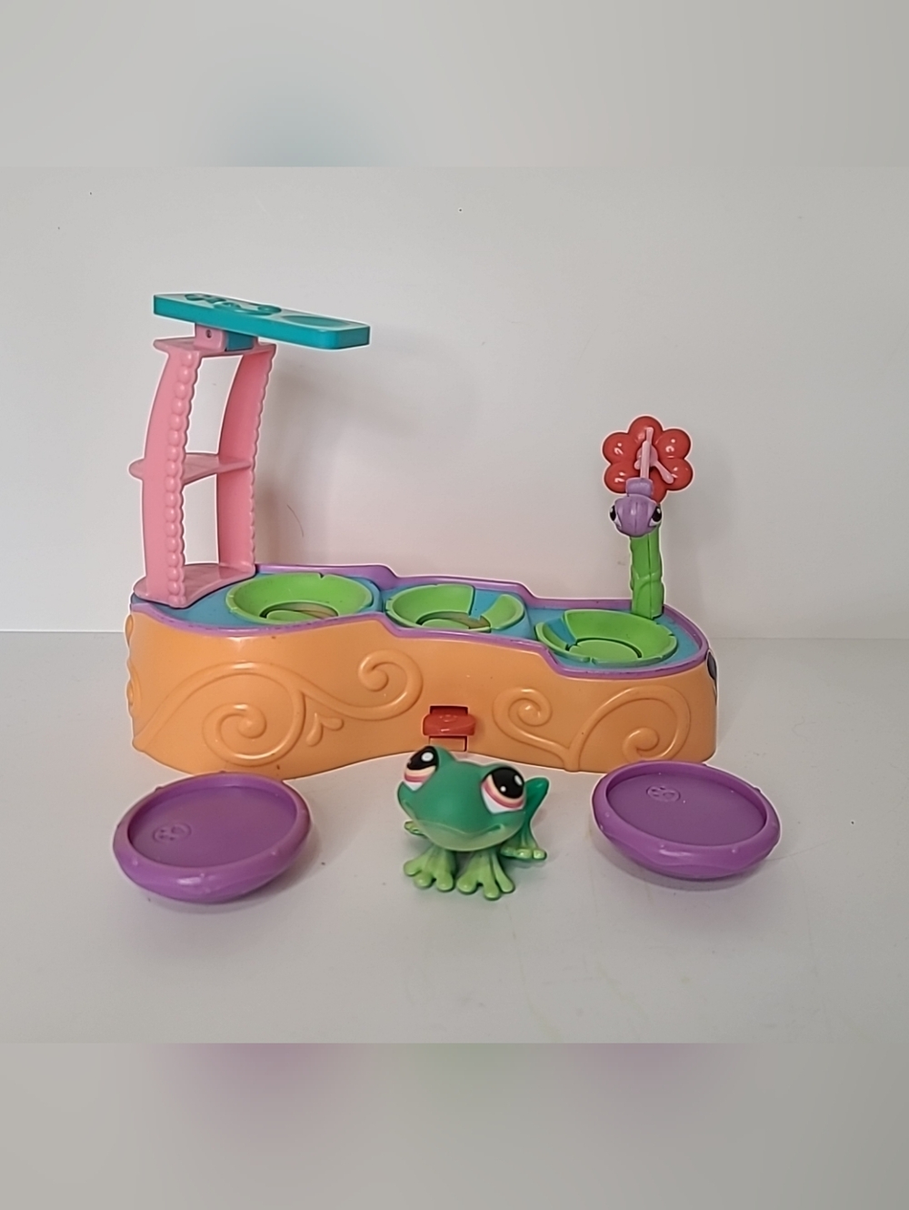 Littlest Pet Shop Leapin Lagoon Frog Lillypad Pond Play Set #263 LPS 2005